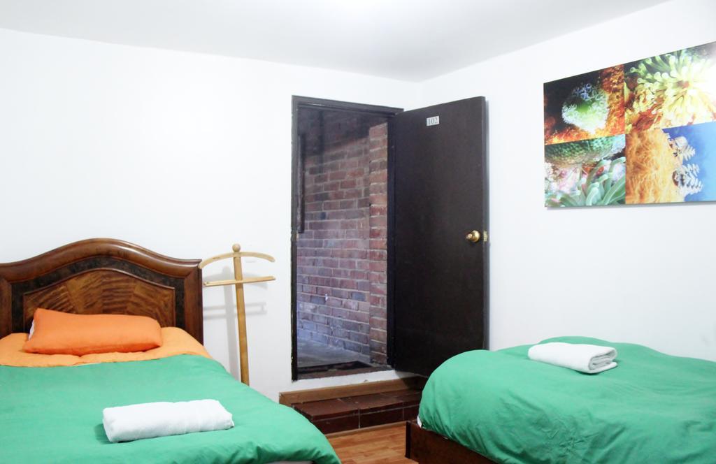 Hostal La Pinta Bogotá Kültér fotó