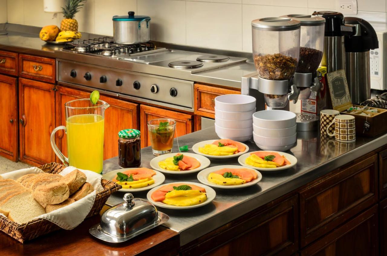 Hostal La Pinta Bogotá Kültér fotó