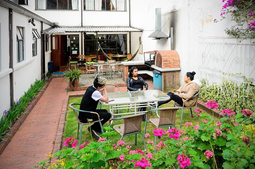 Hostal La Pinta Bogotá Kültér fotó
