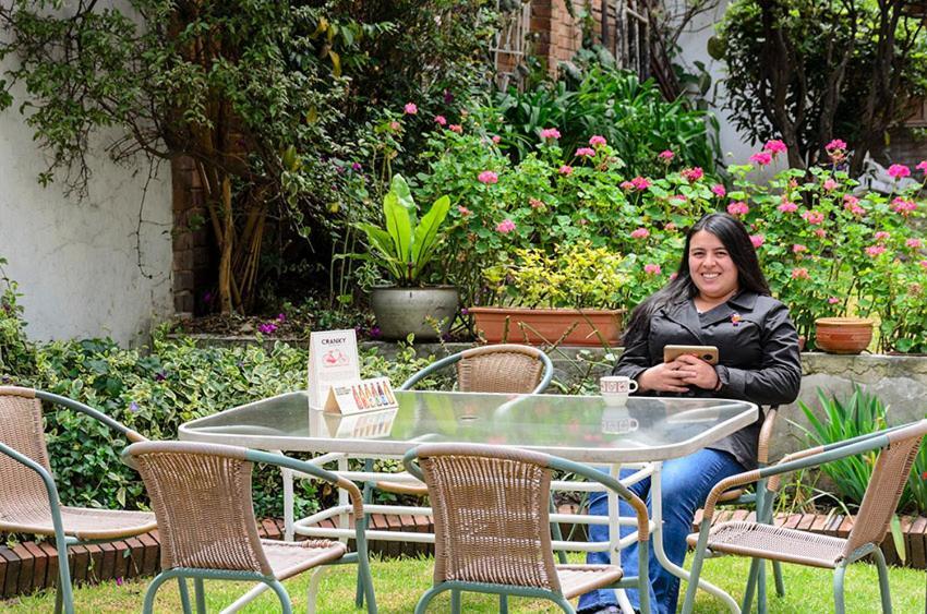 Hostal La Pinta Bogotá Kültér fotó