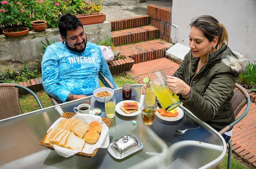 Hostal La Pinta Bogotá Kültér fotó